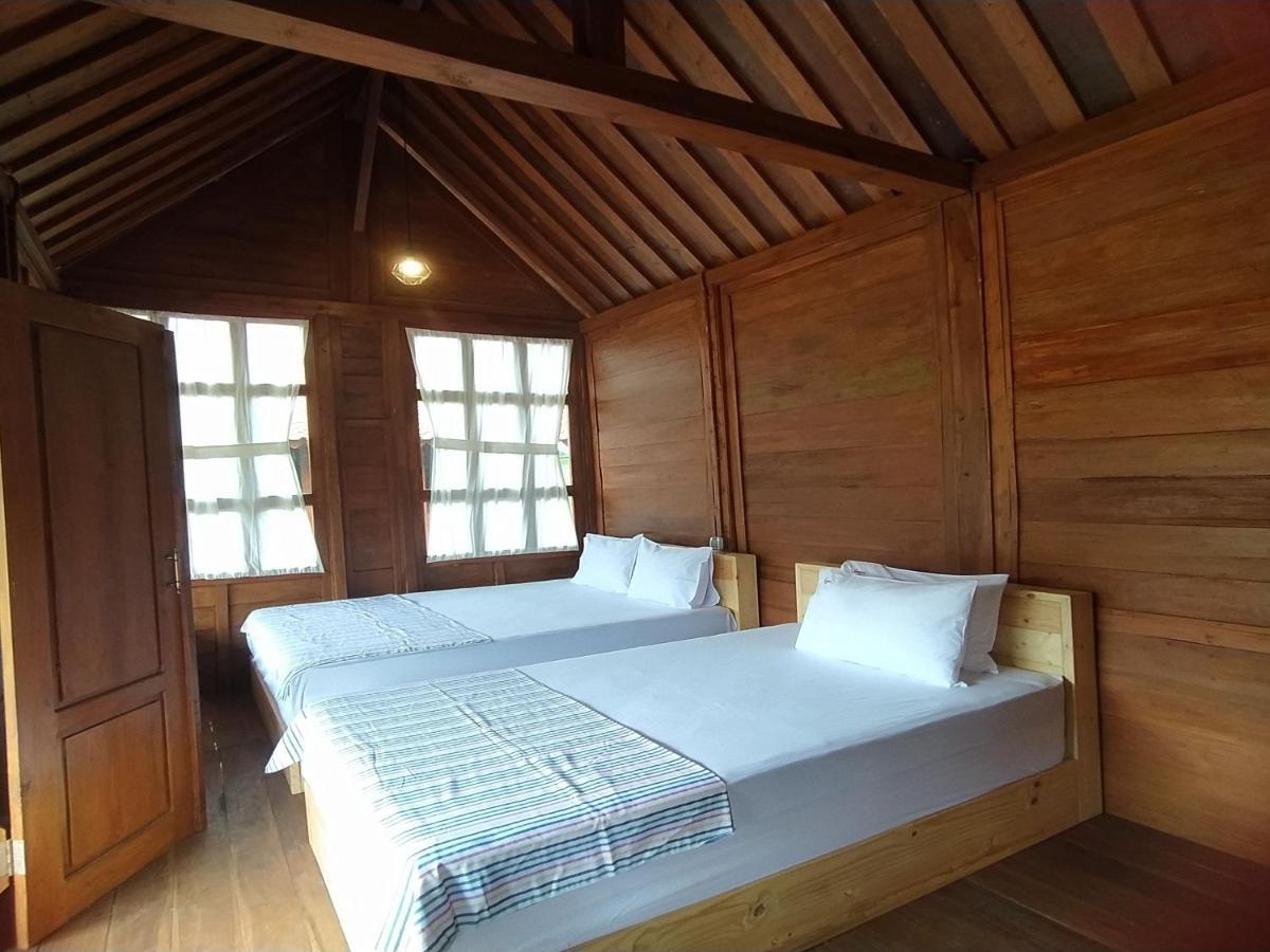 Seger Nusantara Hostel Kalisat Buitenkant foto