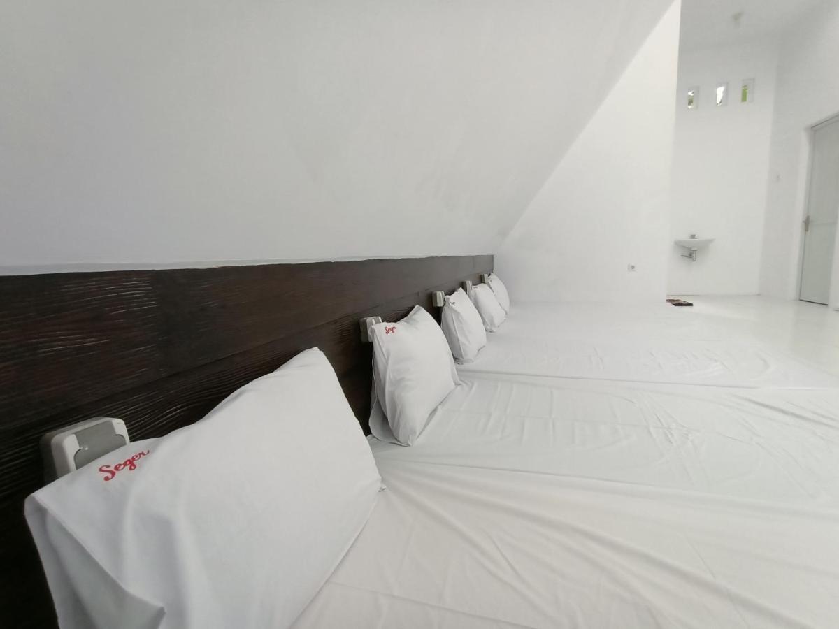 Seger Nusantara Hostel Kalisat Buitenkant foto