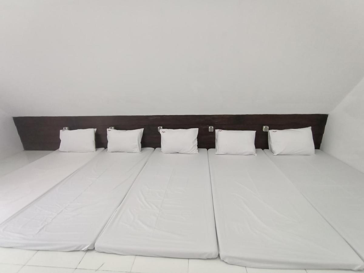 Seger Nusantara Hostel Kalisat Buitenkant foto