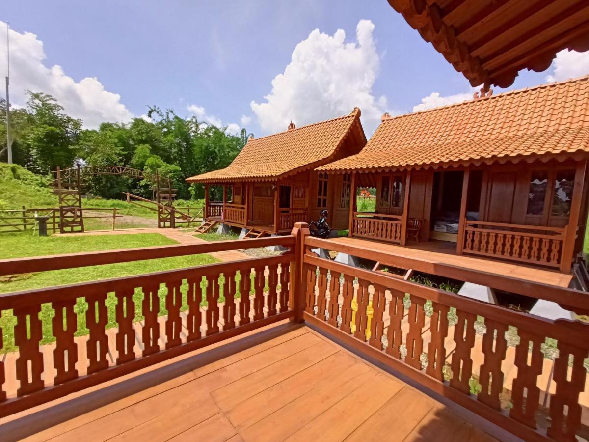 Seger Nusantara Hostel Kalisat Buitenkant foto