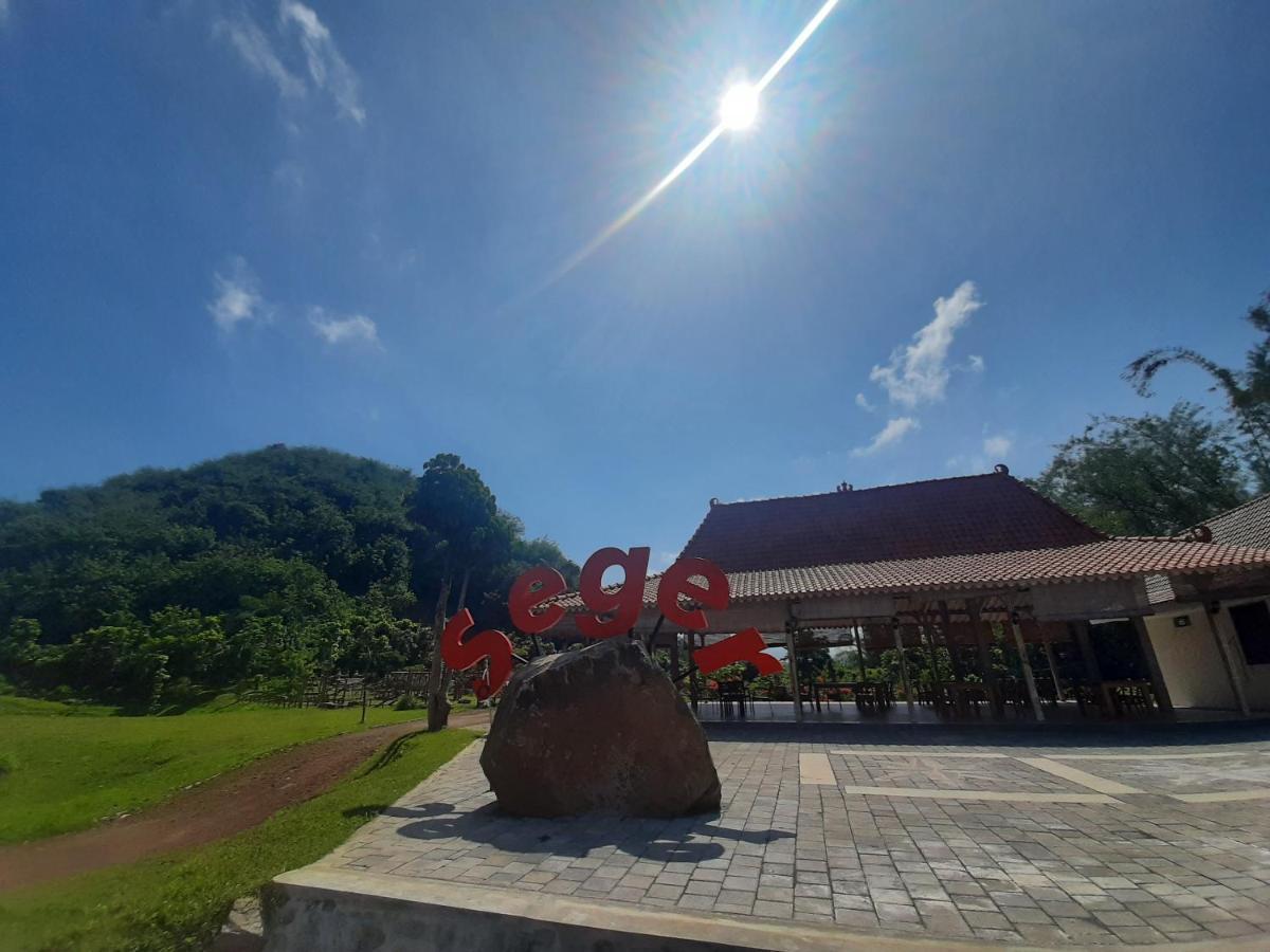 Seger Nusantara Hostel Kalisat Buitenkant foto