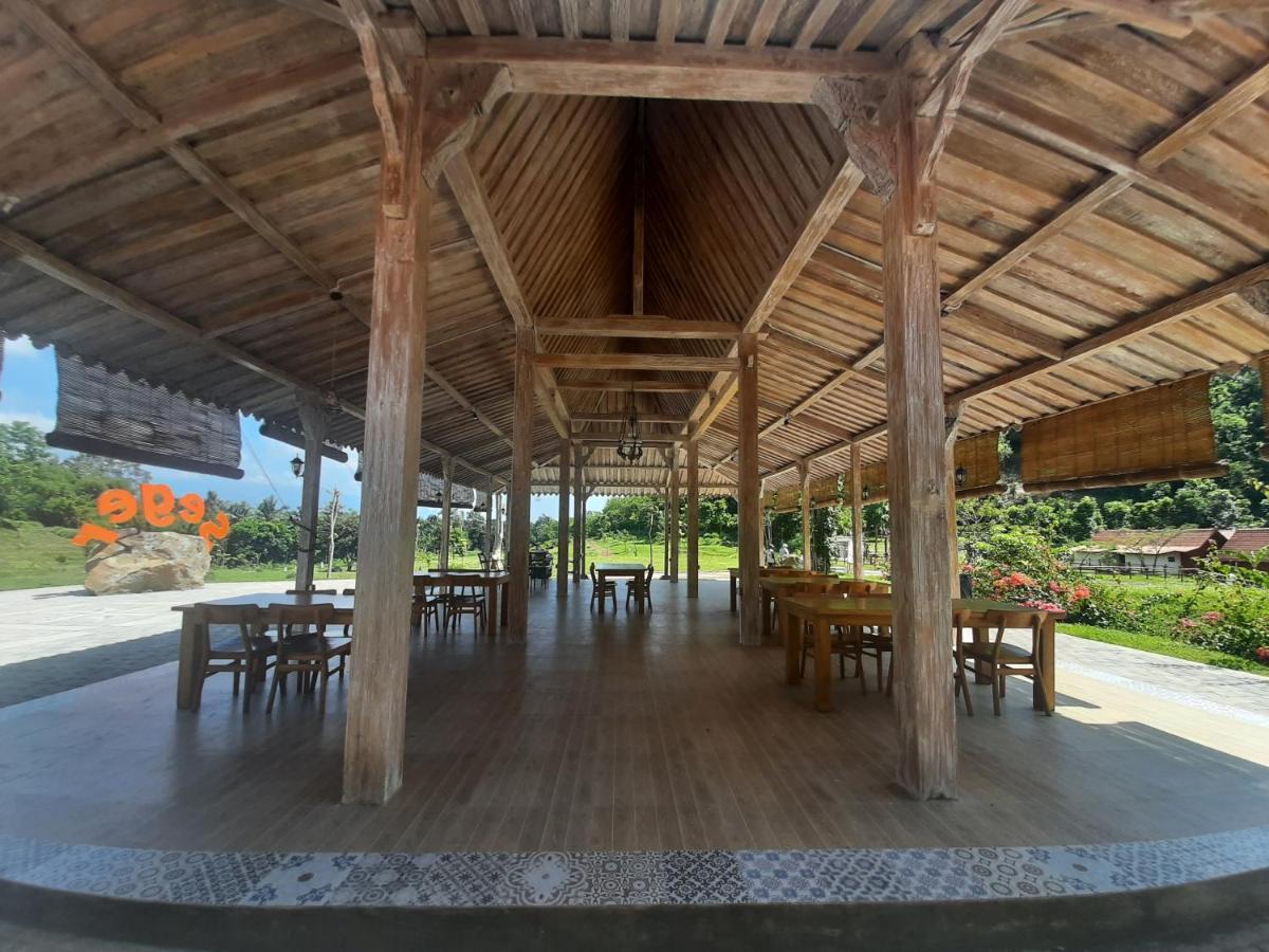 Seger Nusantara Hostel Kalisat Buitenkant foto